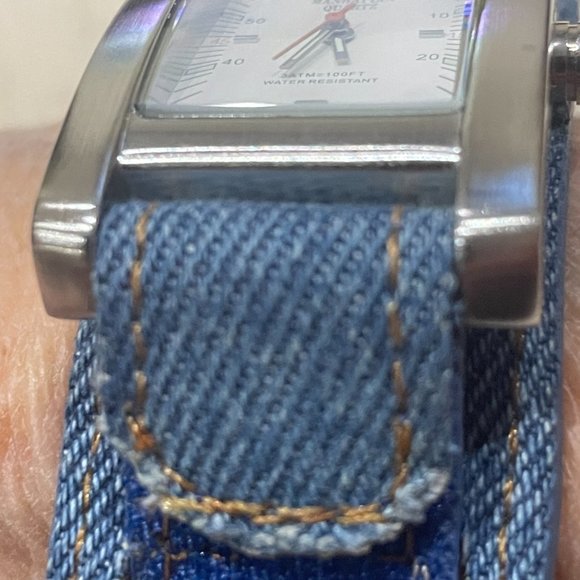 Croton Manhattan Watch Interchangeable Distressed Denim Bands Set with Case - Picture 3 of 11